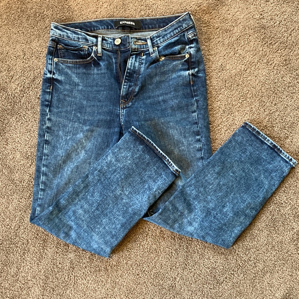 Express Super High Rise Mom Jean